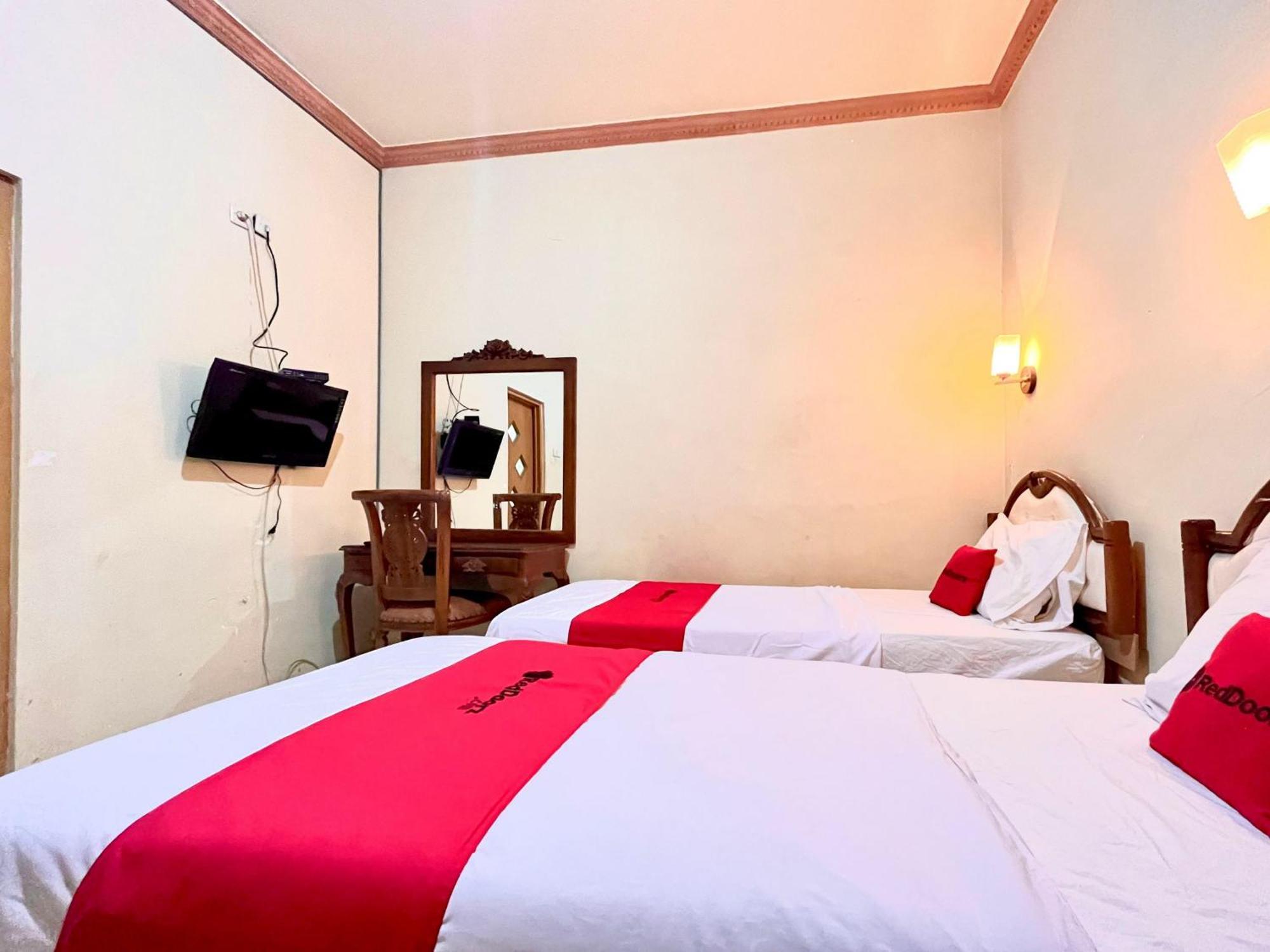 Reddoorz At Hotel Madani Syariah Lempuyangan Yogyakarta Eksteriør bilde