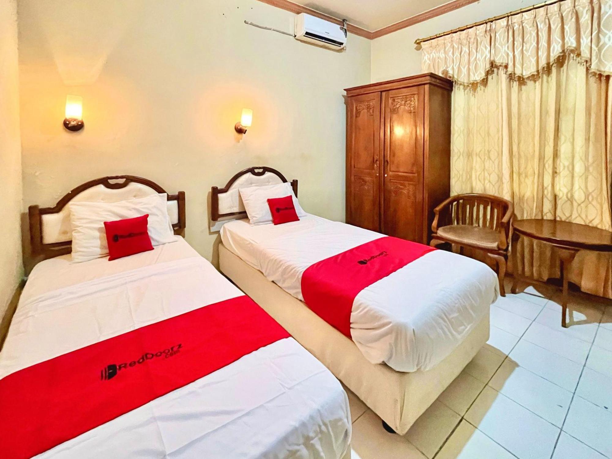 Reddoorz At Hotel Madani Syariah Lempuyangan Yogyakarta Eksteriør bilde