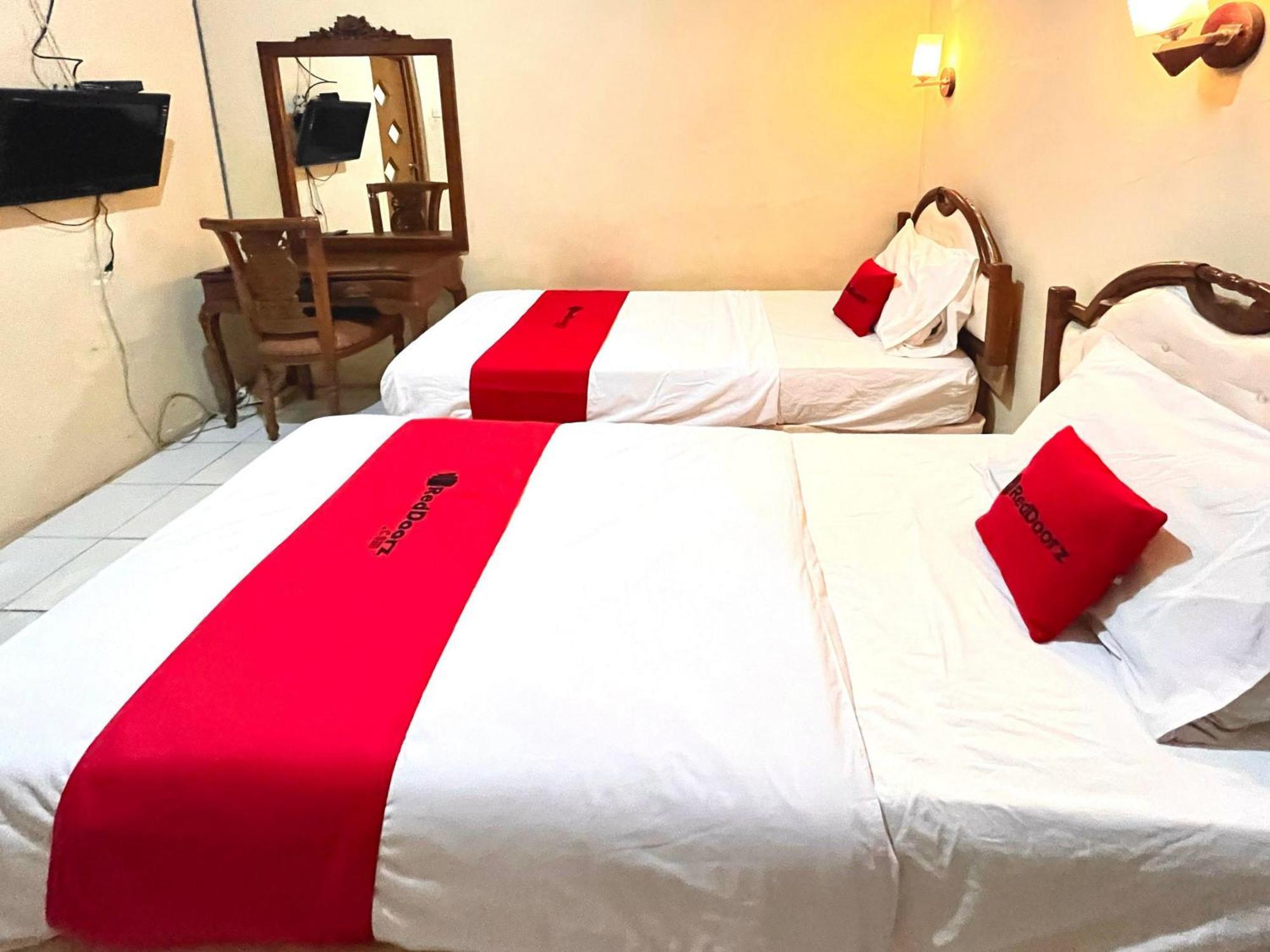 Reddoorz At Hotel Madani Syariah Lempuyangan Yogyakarta Eksteriør bilde