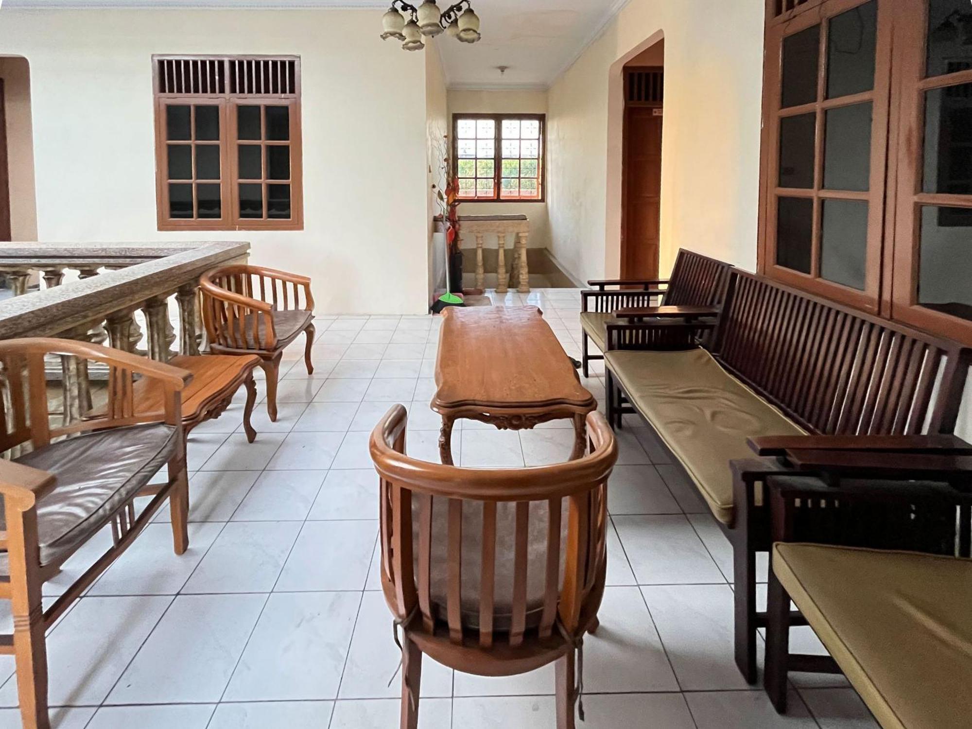 Reddoorz At Hotel Madani Syariah Lempuyangan Yogyakarta Eksteriør bilde