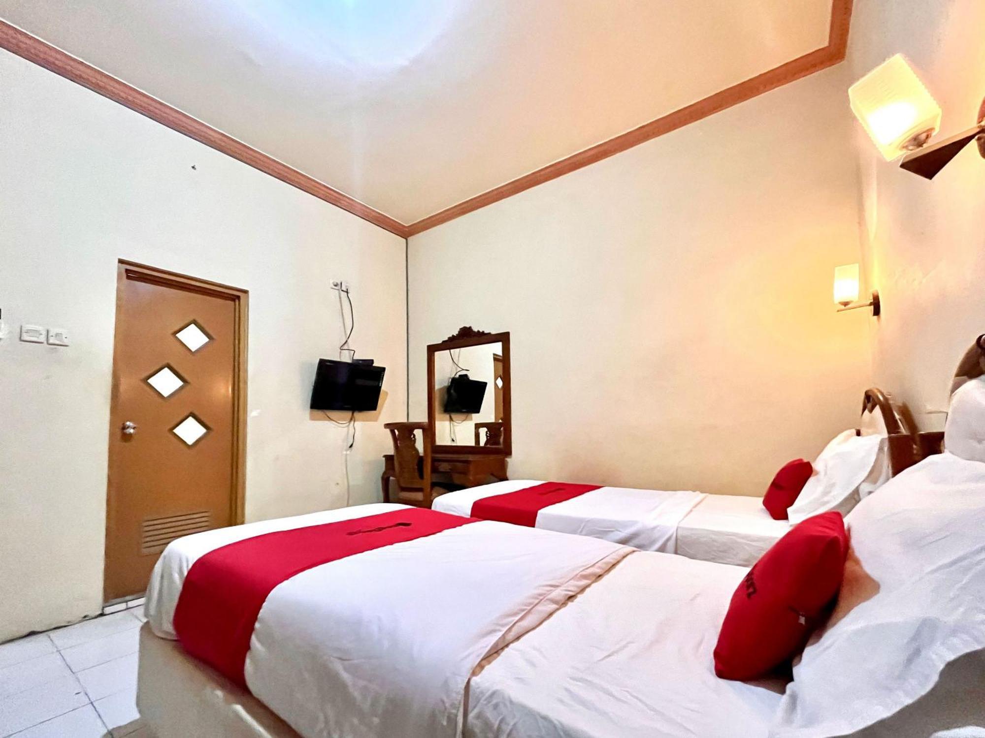 Reddoorz At Hotel Madani Syariah Lempuyangan Yogyakarta Eksteriør bilde